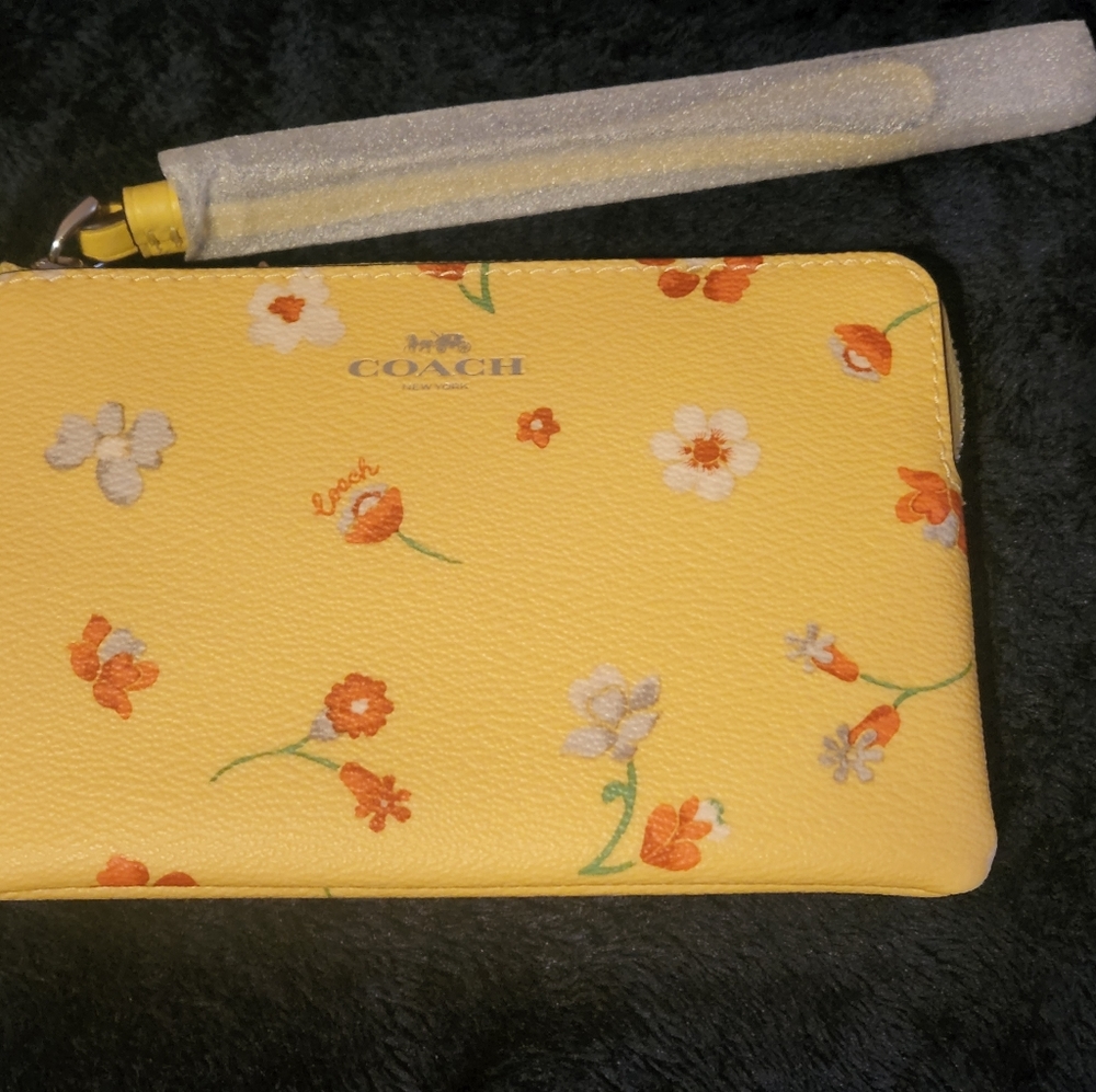wristlet coach